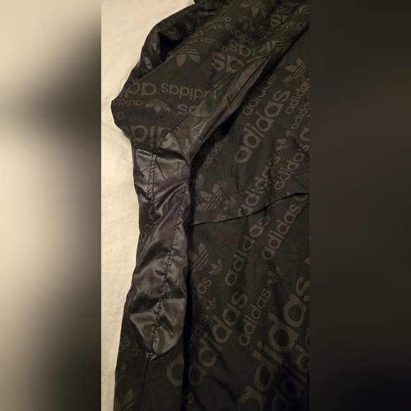 NWOT: Adidas Black Allover Logo Windbreaker Jacket - Size: Large; Black (w/Blue) - Picture 11 of 16